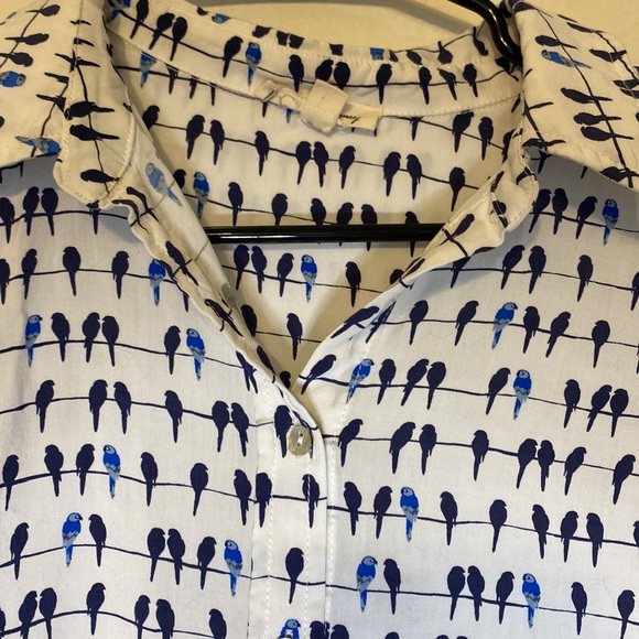 Jane and Delancey Bird Novelty Print Button Down Blouse Top - Picture 3 of 6